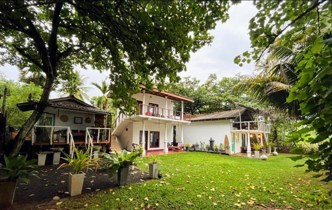 Beach House Kalukatiya - Family Villa, Seaview Room, Garden Room Dickwella Exterior photo