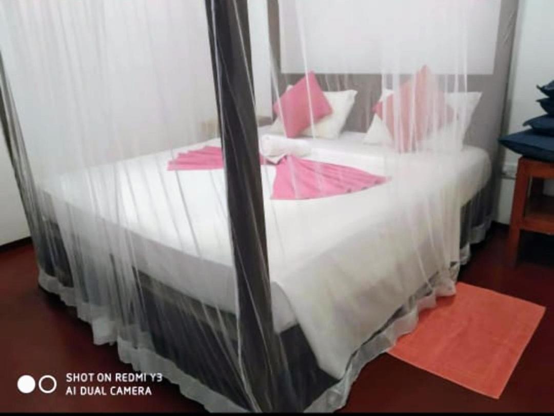 Beach House Kalukatiya - Family Villa, Seaview Room, Garden Room Dickwella Exterior photo